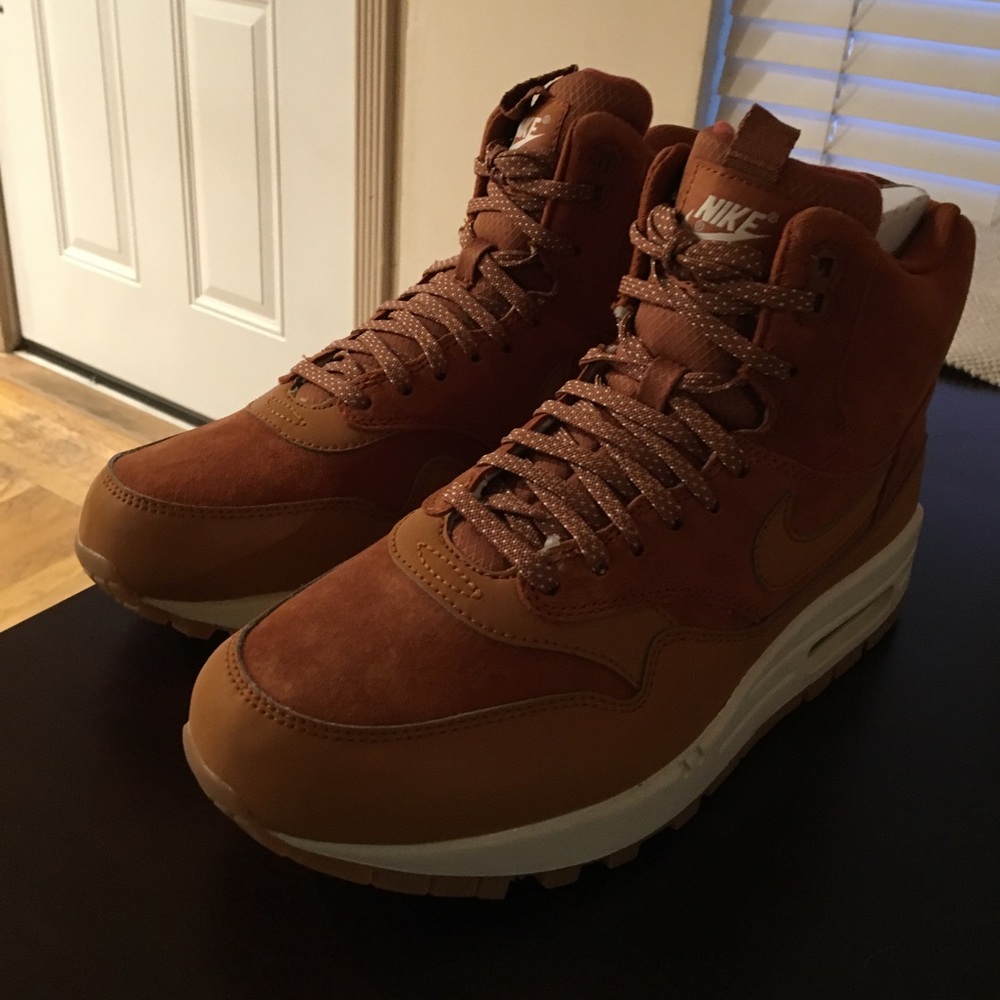 Air Max 1 Mid Sneaker Boot Women 10